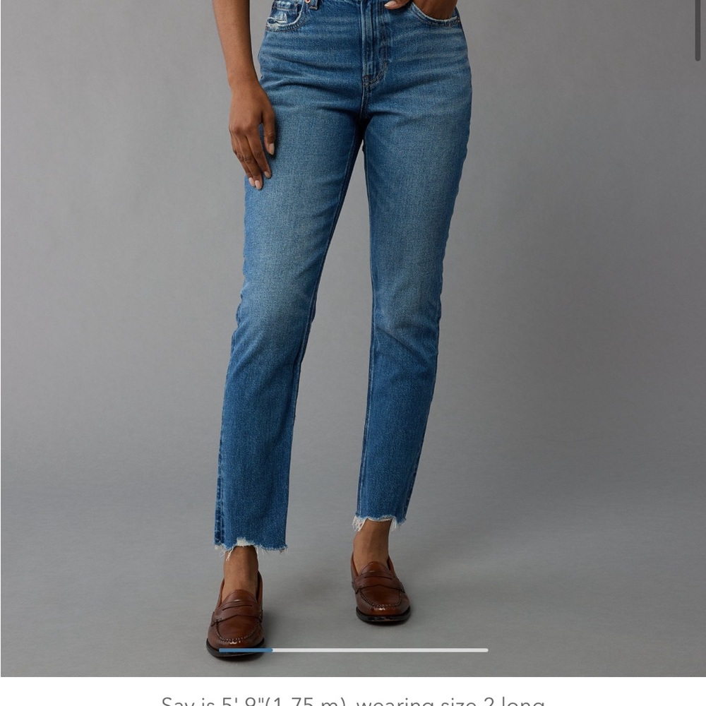 American Eagle Strigid Mom Jeans